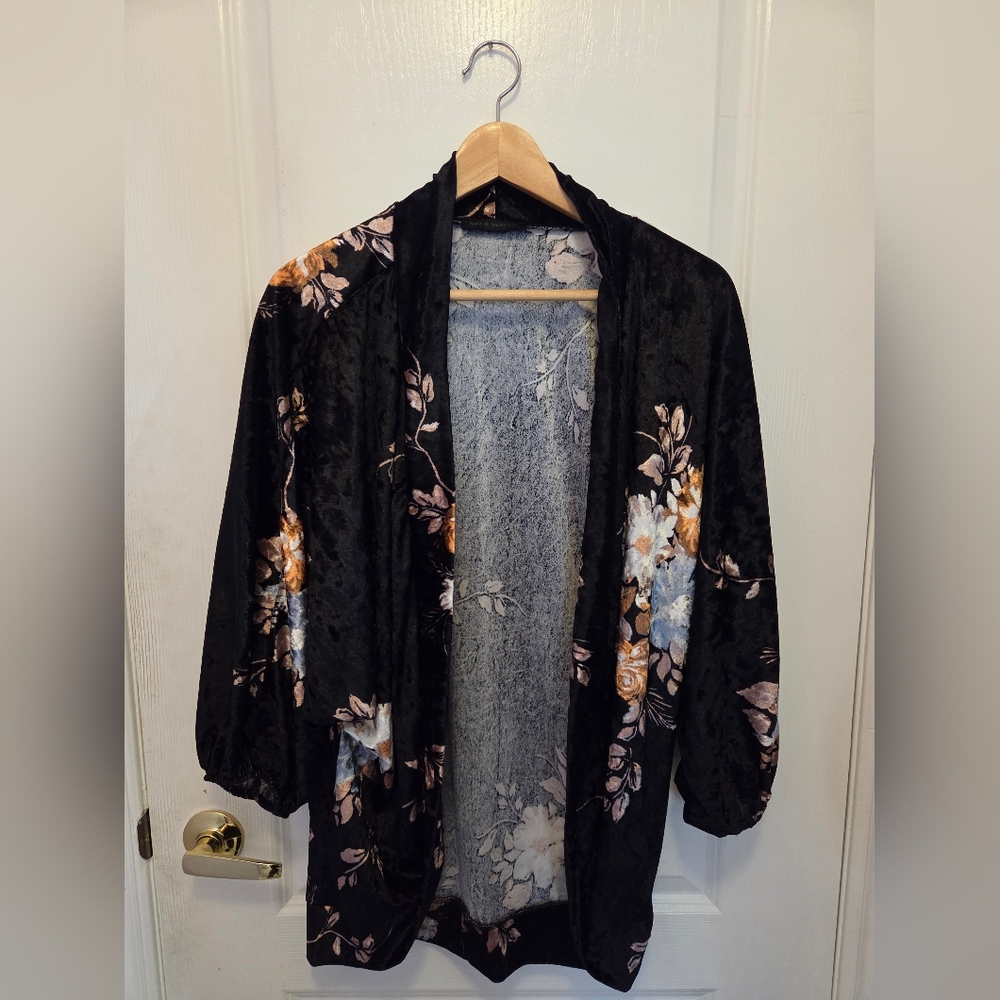 Floral Black Crushed Velvet Women's Kimono Jacket